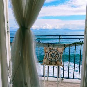 モノーポリにあるCasa Adriana Fronte Mareのバルコニーから海の景色を望めます。