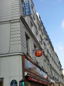 Gallery image of Hôtel Des Fontaines in Paris