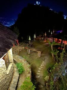 Vrt pred nastanitvijo Bhanjyang Village Lodge