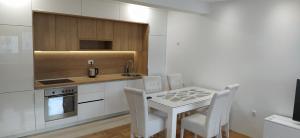 Η κουζίνα ή μικρή κουζίνα στο Leo Apartment