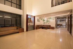Hotel Vaikunth By Adamo的休息区