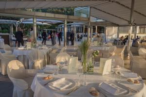 Restaurace v ubytování Grand Hotel Moon Valley + 37 fotografií