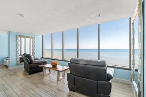 Posezení v ubytování Lovely Sandestin Resort Studio with Balcony and Sunset View