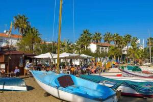 Hostia v ubytovaní Modern 1 bedroom apartment, in La Cala De Mijas