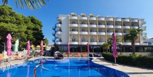 Бассейн в Hotel Miramare или поблизости