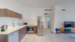 Cozy Ben Yehuda 2BR behind the beach by HolyGuest TO REMOVE