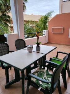 A balcony or terrace at Apartamento exótico en primera línea de Vera-Playa!