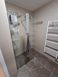 Phòng tắm tại Mountain Wings Bjelasnica Apartment +14 ảnh
