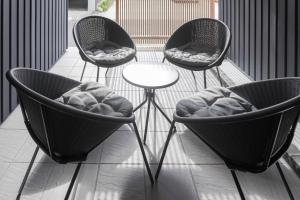 Khu vực ghế ngồi tại Tiz 海岸通り