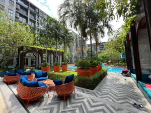 Πισίνα στο ή κοντά στο RoomQuest Hua-Hin Lahabana