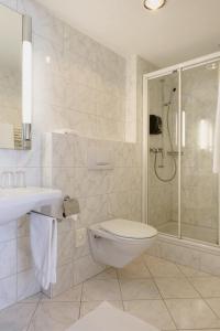 Koupelna v ubytování KunstHotel Linde Garni
