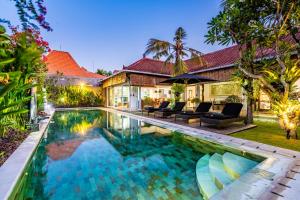 Πισίνα στο ή κοντά στο The Zen Villas