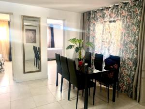 Posezení v ubytování Casita a 3 minutos de la playa con Aire Acondicionado e Internet