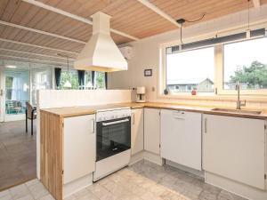 Galeriebild der Unterkunft 8 person holiday home in Blåvand in Blåvand