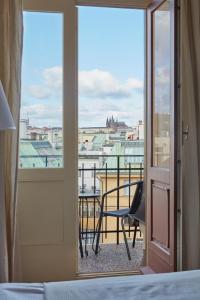 Un balcon sau o terasă la Lavish Apartment on Wenceslas Square by Prague Days