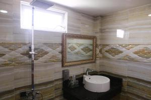 Vonios kambarys apgyvendinimo įstaigoje HÙNG MIAMI HOTEl - 3 SAO