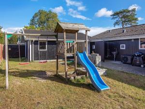 Herní místnost nebo prostor pro děti v ubytování 10 person holiday home in Idestrup