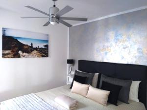 Voodi või voodid majutusasutuse Apartment Portonovo Paraiso II - Sea View - swimming pool - good Wifi - Old Town toas