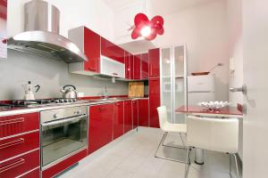 Virtuvė arba virtuvėlė apgyvendinimo įstaigoje ROMAC - Condotti Suite by Spanish Steps