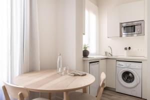 Kuchyňa alebo kuchynka v ubytovaní Apartamentos Líbere Granada Catedral