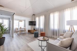 Apartamentos Líbere Granada Catedral, Granada – Precios ...
