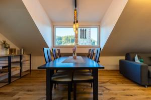 A seating area at Appartments zum Beck
