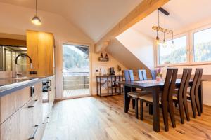 A kitchen or kitchenette at Appartments zum Beck
