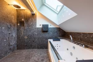 Koupelna v ubytování Appartments zum Beck + 37 fotografií