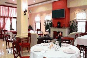 Asteras Hotel 레스토랑 또는 맛집