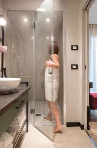 A bathroom at Hotel Forte del 48