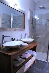Et badeværelse på Chambre d'hôtes "Au bord de Loire"