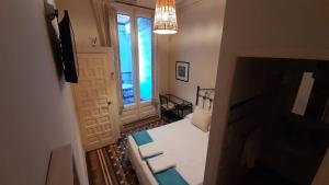Televízia a/alebo spoločenská miestnosť v ubytovaní Casa Consell Bailen, Guest House