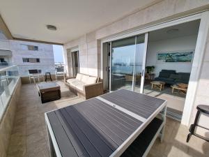 Albi Boutique Apartments的阳台或露台