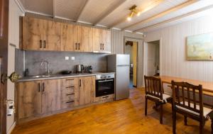 Kuchyň nebo kuchyňský kout v ubytování Raise Polydrosos Mountain stay