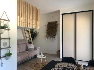 Posezení v ubytování Charmante maisonnette avec terrasse à 100m de la plage