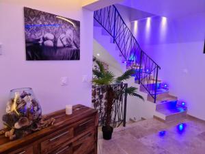 Fotografie z fotogalerie ubytování Loveroom La Garçonn'Hyères v destinaci Hyères