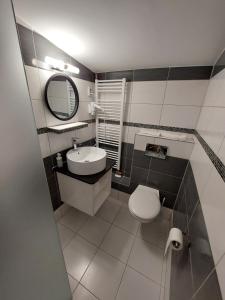 A bathroom at Palma Vendégház