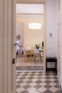 Posedenie v ubytovaní Casa Rorro' nei pressi di Via Roma by Wonderful Italy