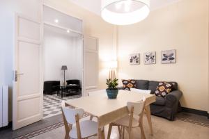 A seating area at Casa Rorro' nei pressi di Via Roma by Wonderful Italy