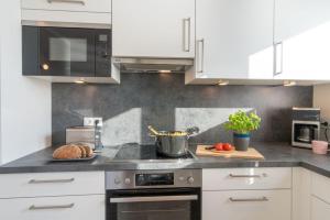 Küche/Küchenzeile in der Unterkunft Apartmenthaus "Kiki", Wohnung "Traumbude"