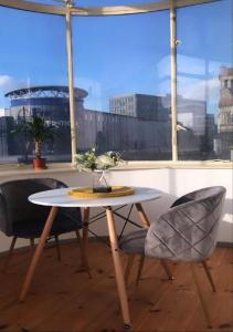 Fotografie z fotogalerie ubytování Doncaster City Centre Deluxe Whole Apartment sleeps 4 D41 v destinaci Doncaster