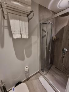 Koupelna v ubytování 10m2 Hotel