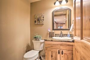 A bathroom at Modern Deadwood Apt with Mountain Views and Grill!