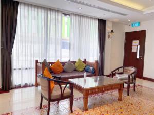 Khu vực ghế ngồi tại AM Hotel