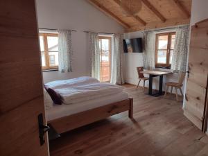 Postel nebo postele na pokoji v ubytování Landhaus Hutter