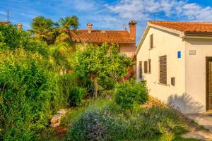 Zahrada ubytování Apartments Ina & Ika