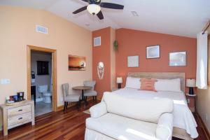 Ein Bett oder Betten in einem Zimmer der Unterkunft The Inn on Pamlico Sound