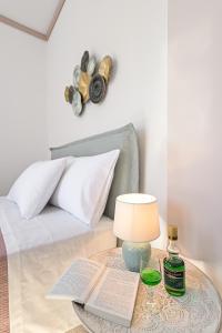 Postel nebo postele na pokoji v ubytování Golden Rose Elegant Vacation Home