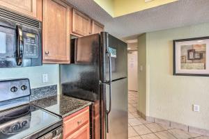 Imagen de la galería de Beachfront Family Condo with View and Pool Access, en Myrtle Beach