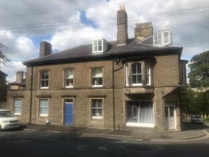 Gallery image of Crescent Bank in Buxton